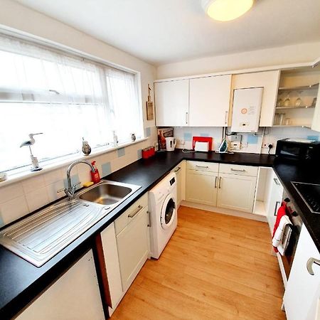 Rayleigh Town Centre 2 Bedroom Apartment Экстерьер фото