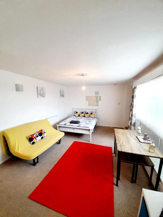 Rayleigh Town Centre 2 Bedroom Apartment Экстерьер фото