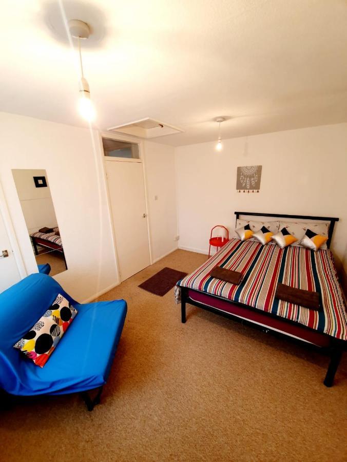 Rayleigh Town Centre 2 Bedroom Apartment Экстерьер фото